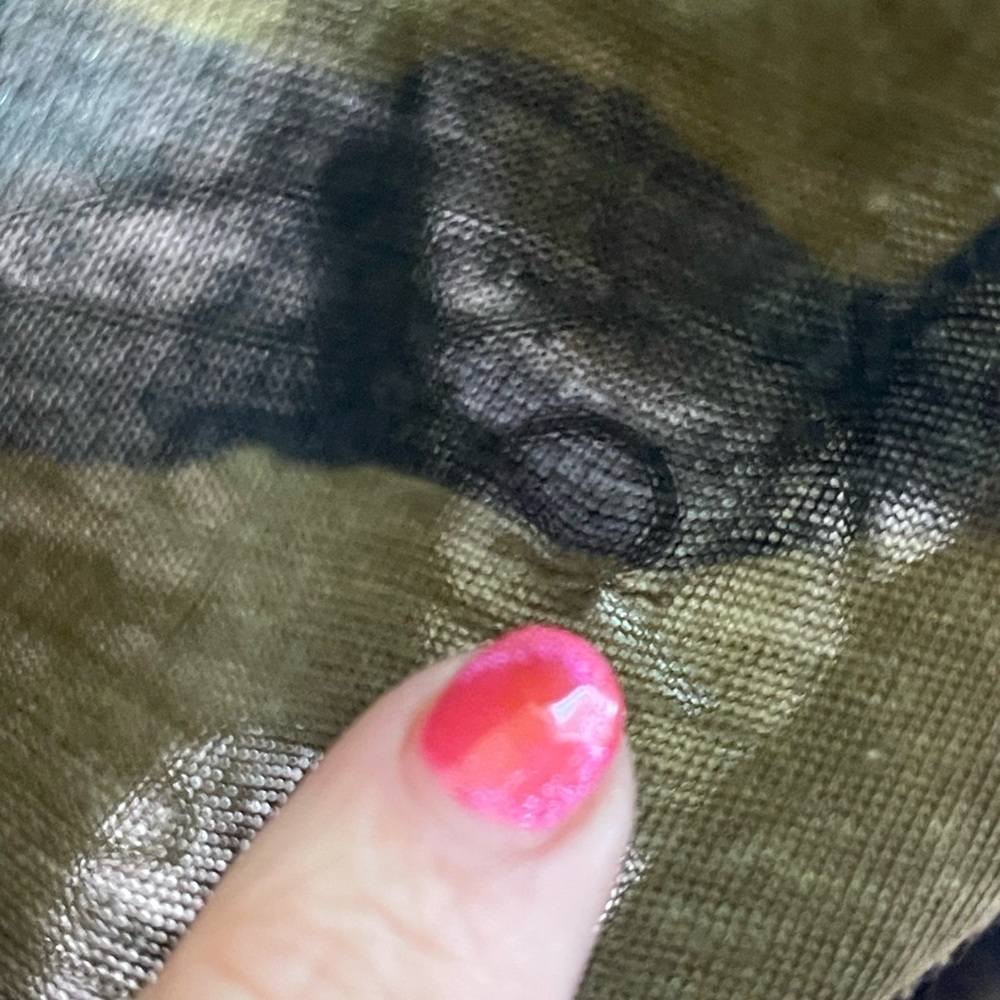 Lucky Brand Green Camo V-Neck Tee - Picture 5 of 6